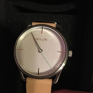 NWT in box Nixon woman’s watch